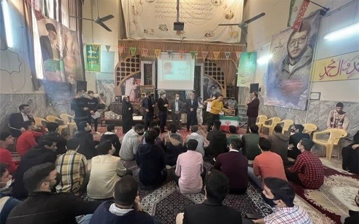 مراسم تجلیل از دانش‌آموزان برتر دبیرستان ماندگار امام صادق(ع) قم برگزار شد