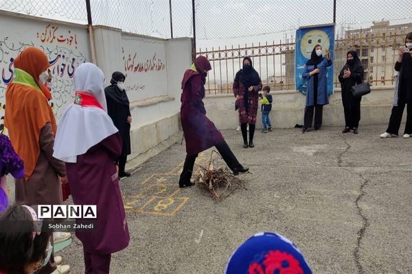 برگزاری جشن‌ چهارشنبه سوری در مدرسه حضرت زهرا(س) رودهن