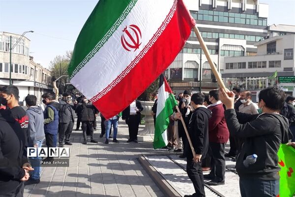تجمع اعتراضی مسئولان و دانش‌آموزان منطقه۱۱ شهرتهران به جنایت اخیر آل سعود