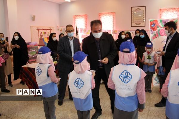 بازدید معاون تربیت‌بدنی و سلامت وزارت آموزش و پرورش از نمایشگاه مدرسه میعاد شهرکرد