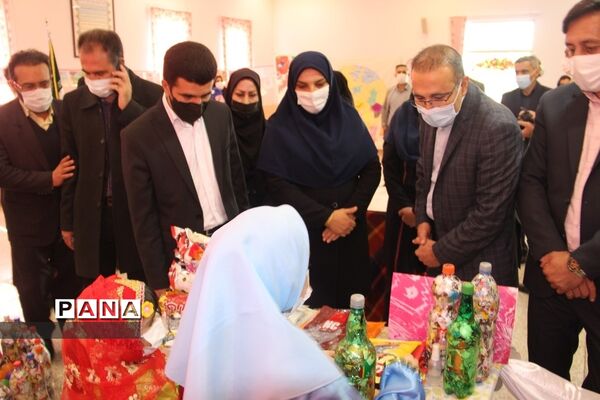 بازدید معاون تربیت‌بدنی و سلامت وزارت آموزش و پرورش از نمایشگاه مدرسه میعاد شهرکرد