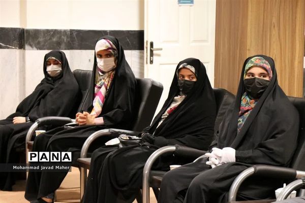 تجلیل از نقش‌آفرینان نمایشگاه مدرسه انقلاب شهرستان قدس