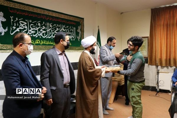 تجلیل از نقش‌آفرینان نمایشگاه مدرسه انقلاب شهرستان قدس