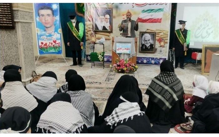 یادواره شهدای دبستان شهید «زندی» در آستان امامزاده موسی مبرقع(ع) قم برگزار شد