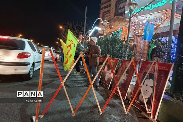 آماده‌سازی خیابان‌های شهر برای جشن بزرگ نیمه شعبان