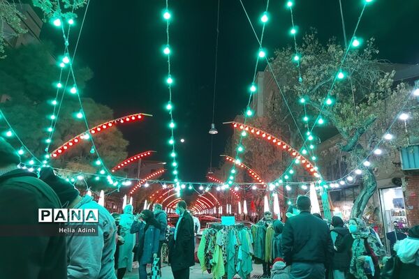 آماده‌سازی خیابان‌های شهر برای جشن بزرگ نیمه شعبان