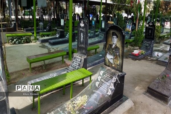 آخرین جمعه قرن در بهشت زهرا پر از سکوت است