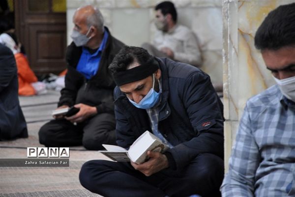 مراسم احیای شب نیمه شعبان در حرم سید علاءالدین حسین (ع) در شیراز