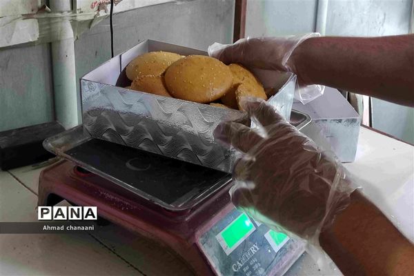 پخت و توزیع 500 بسته شیرینی به مناسبت نیمه شعبان در شهرستان کارون