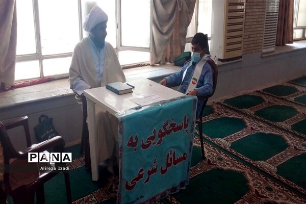 حضور مهدی یاوران دانش‌آموزان مدارس بوشهر در مراسم نماز جمعه