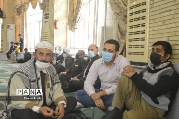 حضور مهدی یاوران دانش‌آموزان مدارس بوشهر در مراسم نماز جمعه