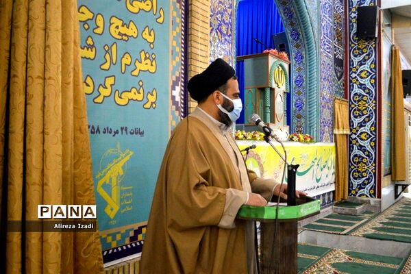 حضور مهدی یاوران دانش‌آموزان مدارس بوشهر در مراسم نماز جمعه