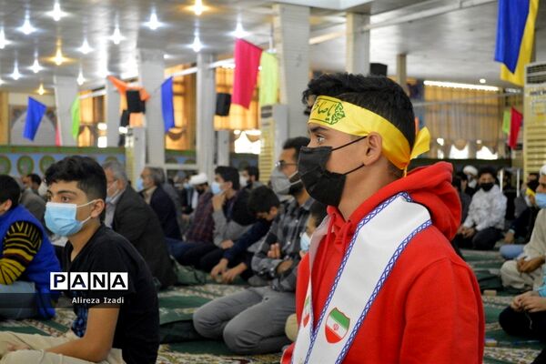 حضور مهدی یاوران دانش‌آموزان مدارس بوشهر در مراسم نماز جمعه