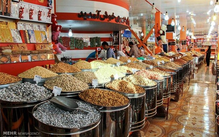 پذیرایی نوروزی با آجیل و شیرینی چقدر برای خانواده‌ها هزینه دارد؟