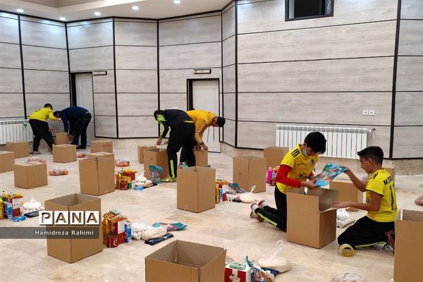 تهیه و توزیع ۱۱۰ بسته معیشتی در منطقه ۱۵