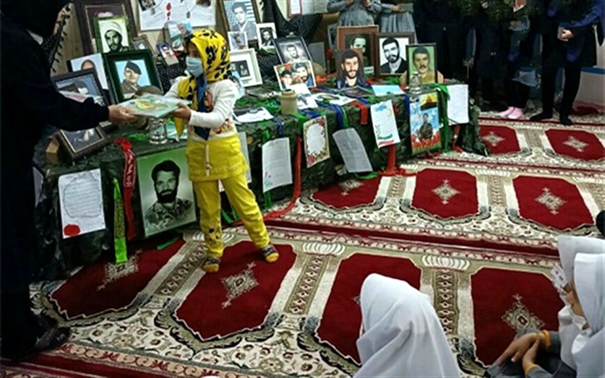 بزرگداشت یاد شهدا در دبستان شاهد مریم قم