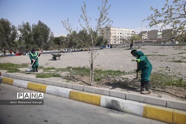 برپایی ایستگاه استقبال از مسافران نوروزی در منطقه ۱۵