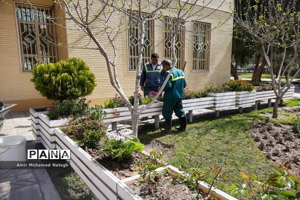 برپایی ایستگاه استقبال از مسافران نوروزی در منطقه ۱۵
