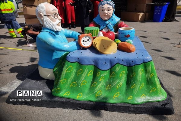 برپایی ایستگاه استقبال از مسافران نوروزی در منطقه ۱۵