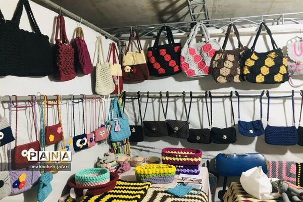 برپایی غرفه‌های فروش صنایع دستی در ساری