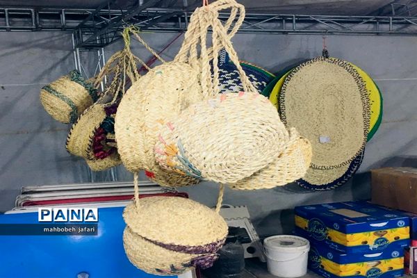 برپایی غرفه‌های فروش صنایع دستی در ساری