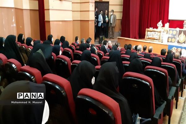 آیین تکریم و معارفه مدیر آموزش و پرورش ناحیه یک قم