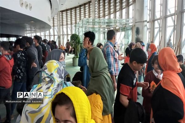 نمایشگاه آثار هنری هنرمندان سندرم‌دان