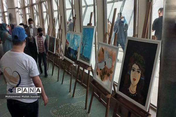 نمایشگاه آثار هنری هنرمندان سندرم‌دان