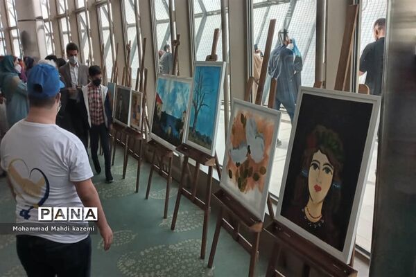 نمایشگاه آثار هنری هنرمندان سندرم‌دان