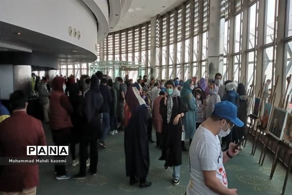 نمایشگاه آثار هنری هنرمندان سندرم‌دان