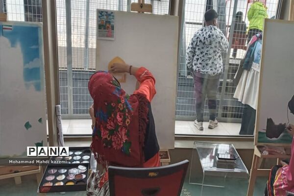 نمایشگاه آثار هنری هنرمندان سندرم‌دان