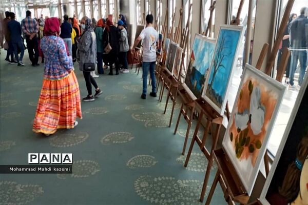 نمایشگاه آثار هنری هنرمندان سندرم‌دان