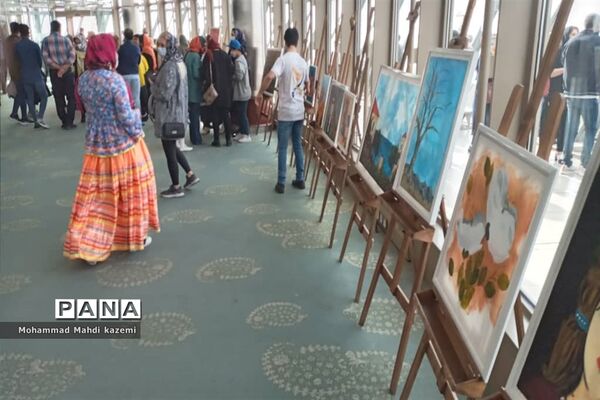 نمایشگاه آثار هنری هنرمندان سندرم‌دان
