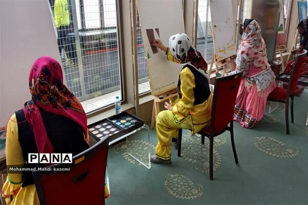 نمایشگاه آثار هنری هنرمندان سندرم‌دان