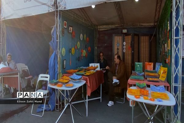 نمایشگاه اقوام، صنایع‌دستی و سوغات ایرانی در شهرستان رباط‌کریم