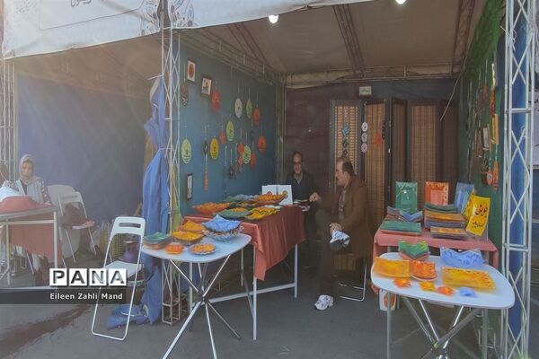 نمایشگاه اقوام، صنایع‌دستی و سوغات ایرانی در شهرستان رباط‌کریم