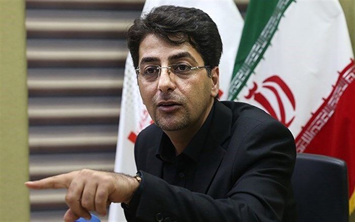 کریم خودسیانی: ممیزی‌هایم در نوشتن غلیظ‌تر از تلویزیون است