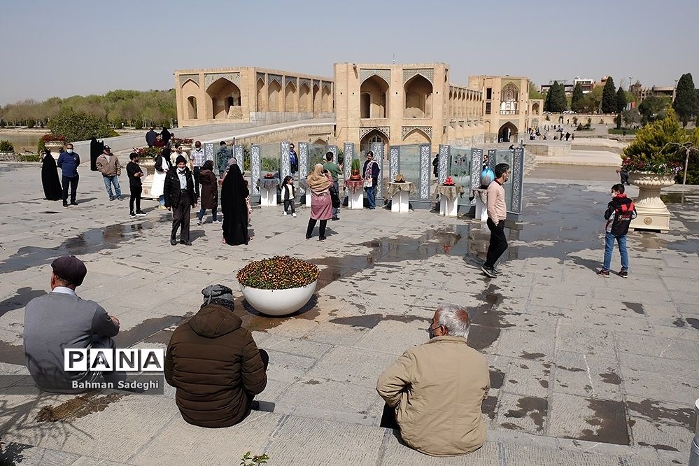 مسافران نوروزی - زاینده رود اصفهان