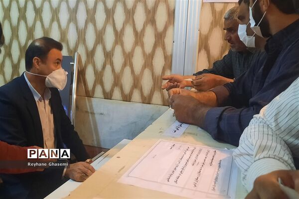 بازدید رئیس آموزش و پرورش ناحیه یک شیراز به همراه دانش‌آموزان پیشتاز از محل ستاد اسکان نوروزی