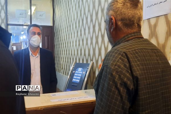 بازدید رئیس آموزش و پرورش ناحیه یک شیراز به همراه دانش‌آموزان پیشتاز از محل ستاد اسکان نوروزی