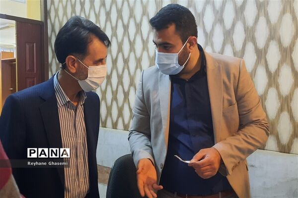 بازدید رئیس آموزش و پرورش ناحیه یک شیراز به همراه دانش‌آموزان پیشتاز از محل ستاد اسکان نوروزی