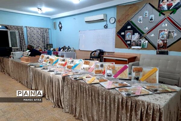 توزیع بسته های سوغاتی برای مهمانان نوروزی ستاد اسکان فرهنگیان شهرستان بهبهان