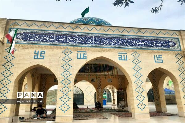 سال نو در کنار مقبره شهدای گمنام اتوبان شهید دوران تهران