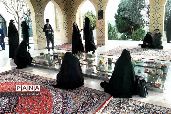 سال نو در کنار مقبره شهدای گمنام اتوبان شهید دوران تهران