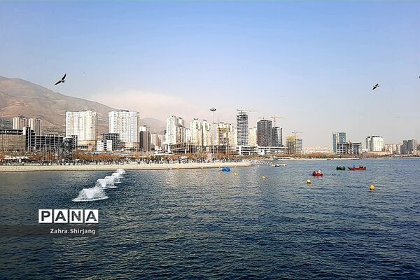 دریاچه چیتگر یکی از جاذبه‌های گردشگری در تهران