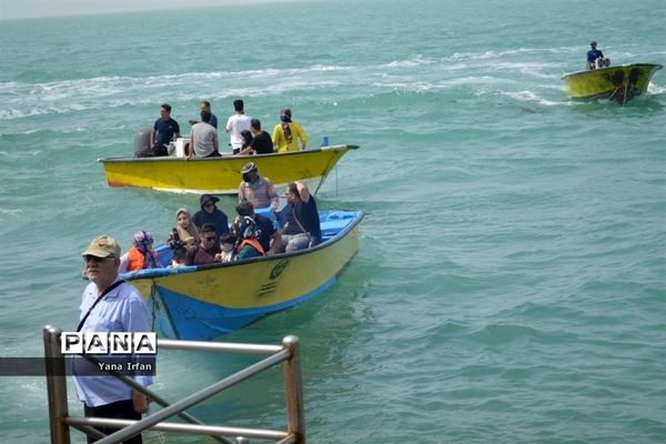گردشگران نوروزی در سواحل زیبای بوشهر