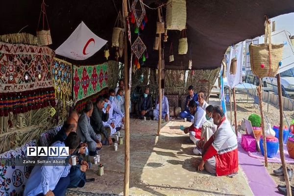 استقبال از مسافران نوروزی در ایرانشهر