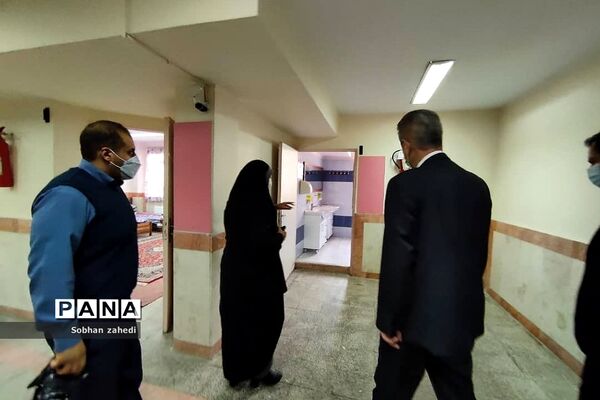 بازدید مسئولان شهری رودهن از ستاد اسکان فرهنگیان