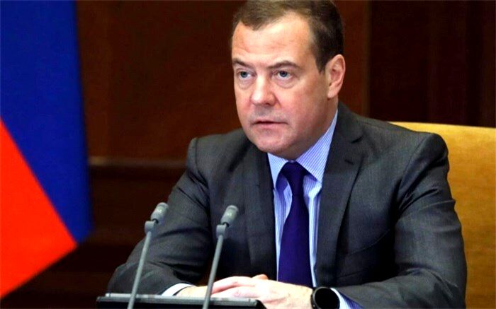 مدودف: هیچ کس جنگ نمی‌خواهد اما تهدید رویارویی هسته‌ای وجود دارد