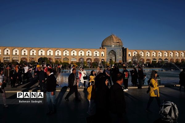 مسافران نوروزی - میدان نقش جهان اصفهان